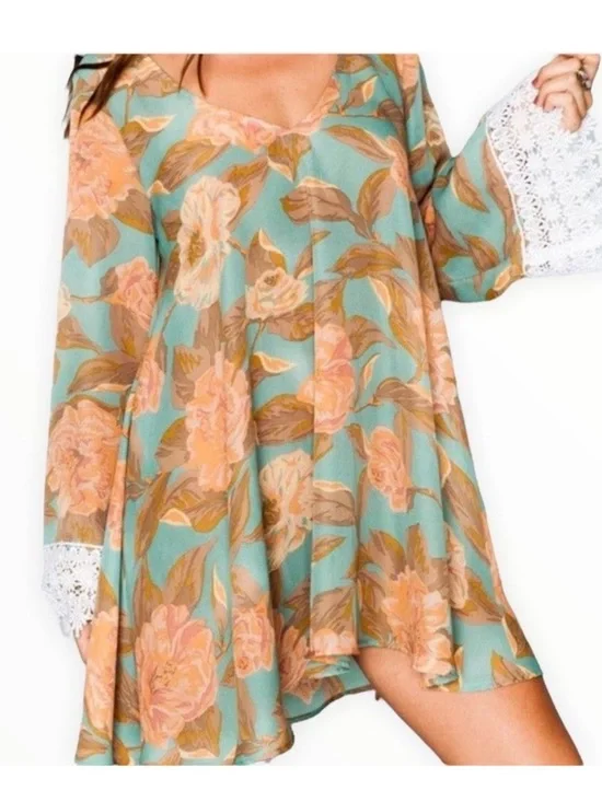 SMYM Portabella Crochet Trim Dress - Picture 2 of 8